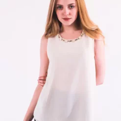 New 😍 CY Boutique Sleeveless 👕 Shirt With Flower Embellished Neckline In White 🌟