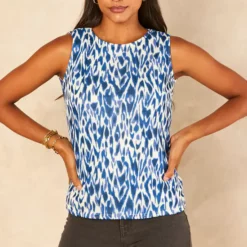 Coupon 😉 SIGNAGE Blue & White Leopard Print Round Neck Sleeveless Top 💯